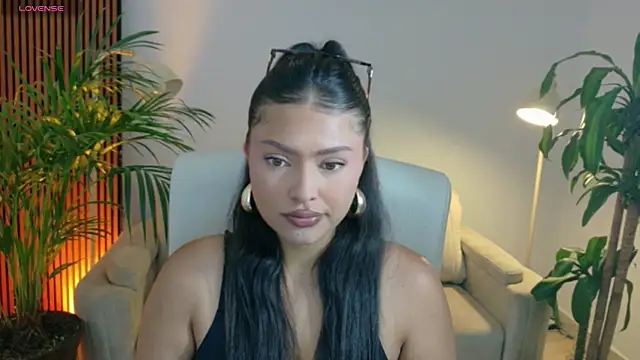 Snapshot of victoria___moon chatting on 25, 7, 2026 victoria moon online show from 25, 7, 2026