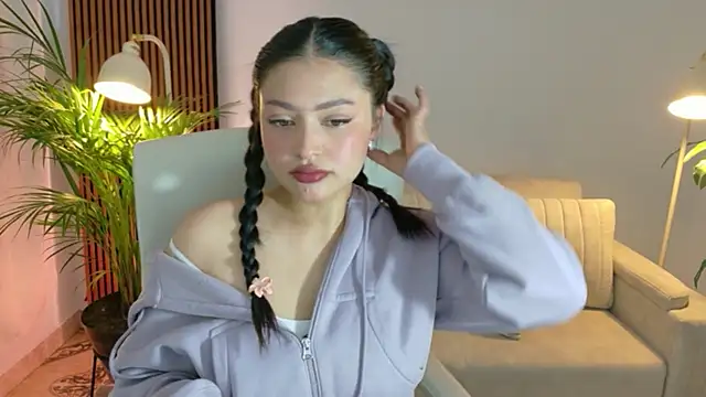 Snapshot of victoria___moon chatting on 11, 5, 2026 victoria moon online show from 11, 5, 2026