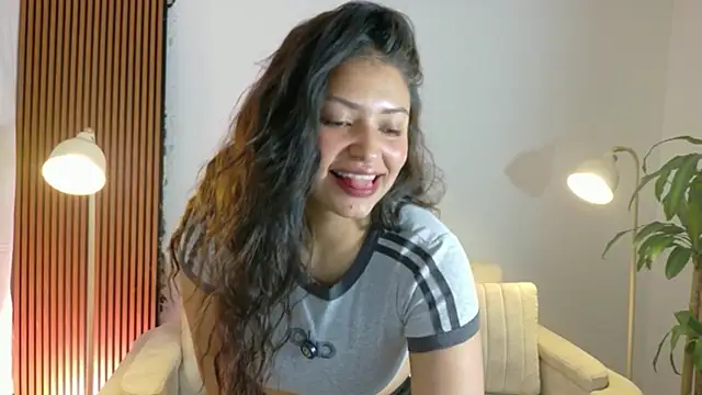 Snapshot of victoria___moon chatting on 9, 5, 2026 victoria moon online show from 9, 5, 2026
