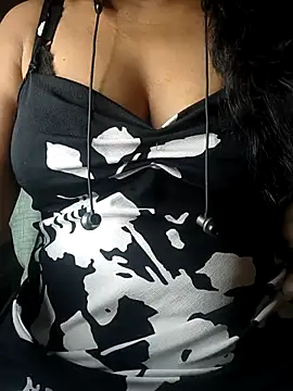 Preeti345 online show from 2, 5, 2026