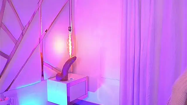 Sophie-velvet online show from 4, 5, 2026