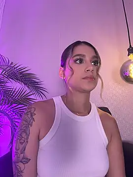 Snapshot of Sophie-velvet chatting on 21, 7, 2026 Sophie-velvet online show from 21, 7, 2026