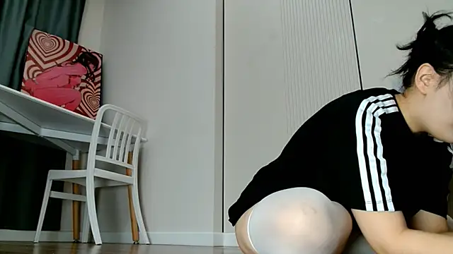 minji snow online show from 14, 7, 2026