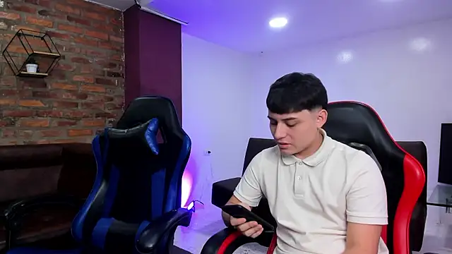 HotThreesoome online show from 21, 2, 2026