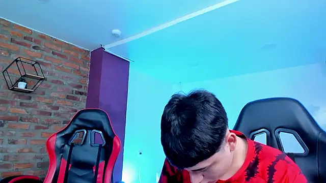 HotThreesoome online show from 13, 3, 2026