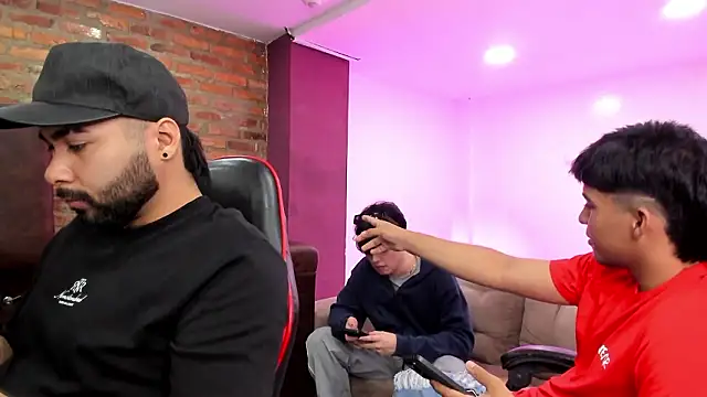 HotThreesoome online show from 14, 2, 2026