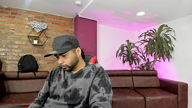 HotThreesoome online show from 13, 1, 2026