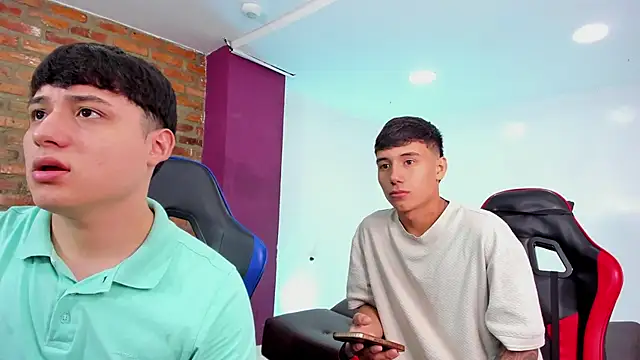 HotThreesoome online show from 14, 4, 2026