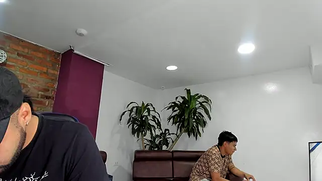 HotThreesoome online show from 5, 12, 2025