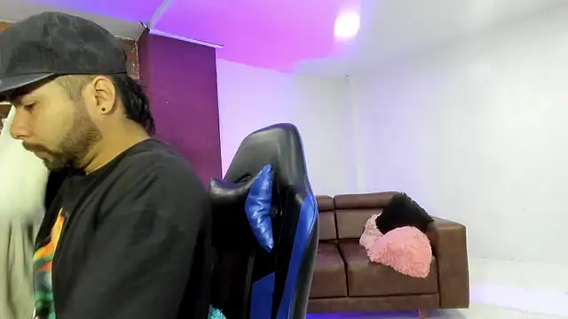 HotThreesoome online show from 8, 1, 2026