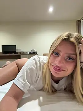 Snapshot of lilavv chatting on 7, 6, 2026 lilavv online show from 7, 6, 2026