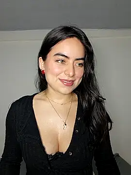 saasha Petit online show from 25, 2, 2026