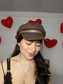 saasha Petit online show from 17, 2, 2026