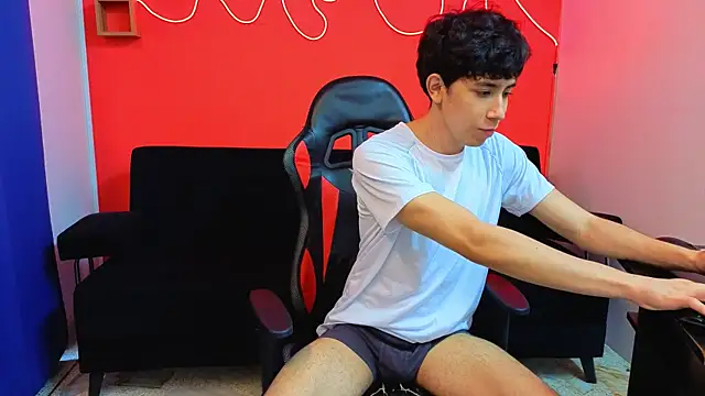 Neo Twink online show from 20, 12, 2025