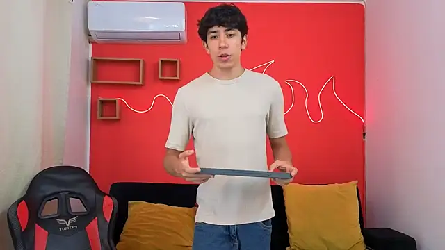 Neo Twink online show from 4, 6, 2026