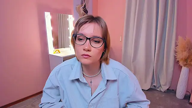 NanSalen online show from 5, 12, 2025