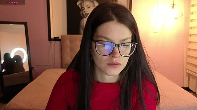 Sara valderrama  online show from 7, 4, 2026