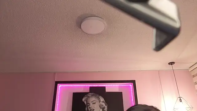 Sara valderrama  online show from 4, 3, 2026