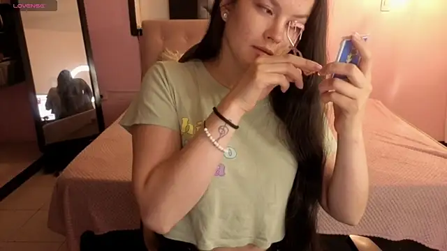 Sara valderrama  online show from 2, 5, 2026