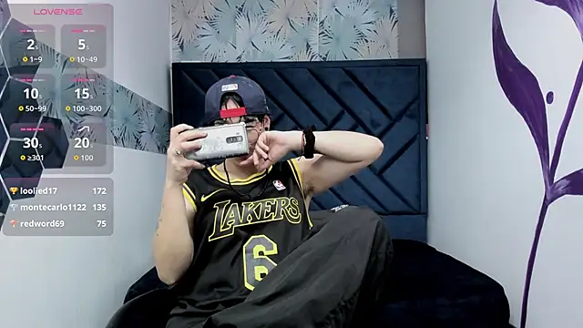 Kiara Fox   online show from 8, 1, 2026