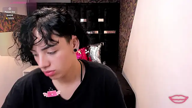 Kiara Fox   online show from 15, 1, 2026