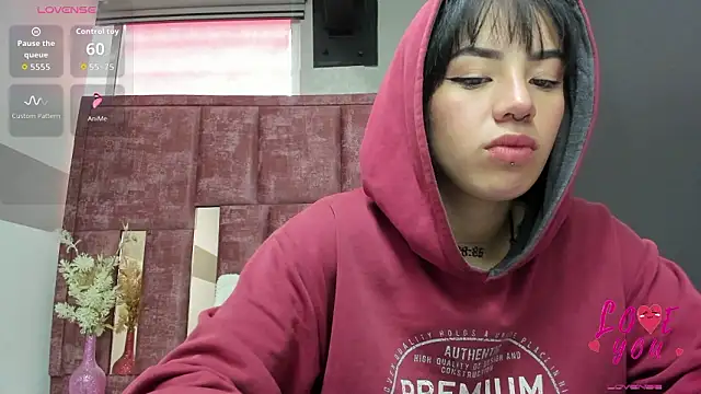 Kiara Fox   online show from 5, 3, 2026