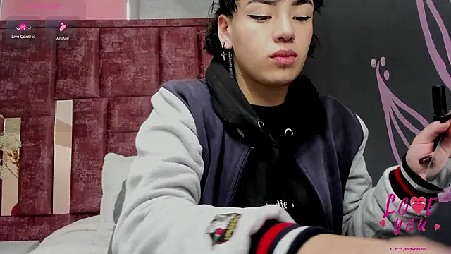 Kiara Fox   online show from 23, 2, 2026