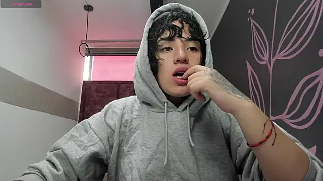 Kiara Fox   online show from 21, 3, 2026