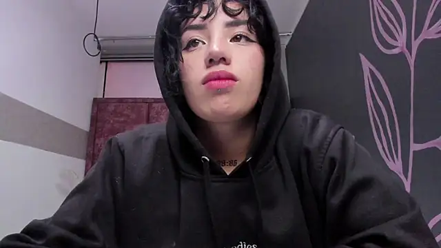 Kiara Fox   online show from 2, 4, 2026