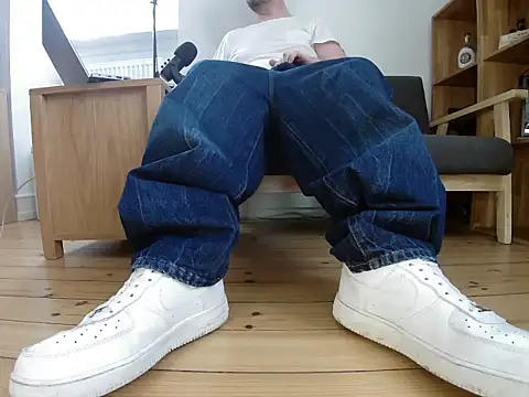 Snapshot of jonas_camboy chatting on 4, 5, 2026 jonas camboy online show from 4, 5, 2026