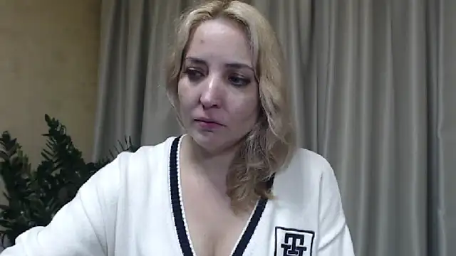 Snapshot of sweetpussy chatting on 3, 11, 2025 sweetpussy online show from 3, 11, 2025