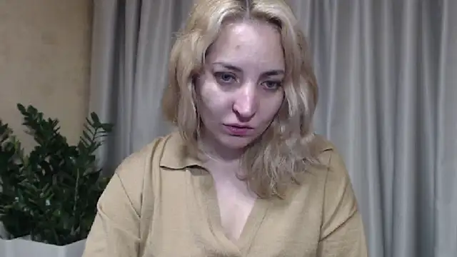 Snapshot of sweetpussy chatting on 13, 11, 2025 sweetpussy online show from 13, 11, 2025