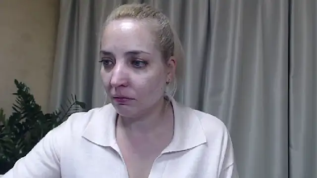 Snapshot of sweetpussy chatting on 29, 10, 2025 sweetpussy online show from 29, 10, 2025