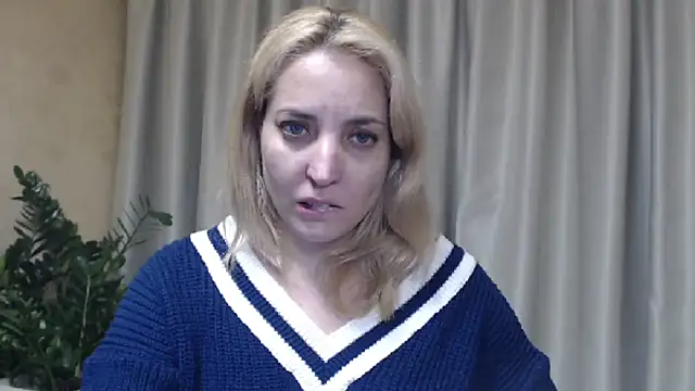 Snapshot of sweetpussy chatting on 23, 10, 2025 sweetpussy online show from 23, 10, 2025