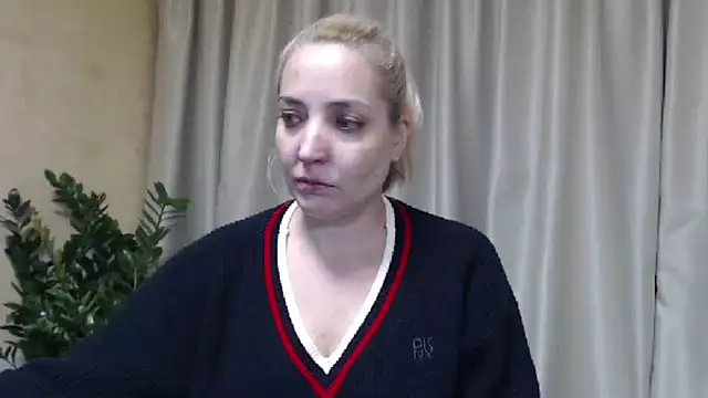 Snapshot of sweetpussy chatting on 12, 11, 2025 sweetpussy online show from 12, 11, 2025