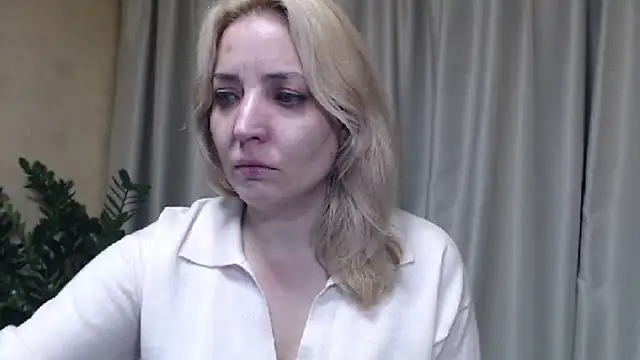 Snapshot of sweetpussy chatting on 7, 11, 2025 sweetpussy online show from 7, 11, 2025