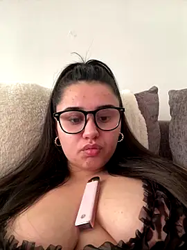 Wild Busty Niyah XX online show from 7, 1, 2026