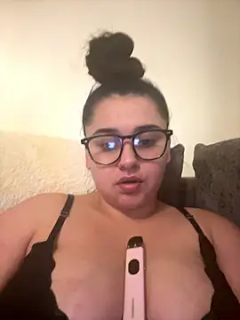 Wild Busty Niyah XX online show from 13, 1, 2026