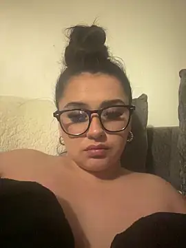 Wild Busty Niyah XX online show from 18, 12, 2025