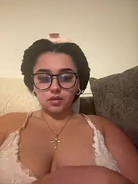 Wild Busty Niyah XX online show from 10, 6, 2026