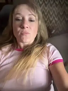 alluringpixie online show from 19, 4, 2026