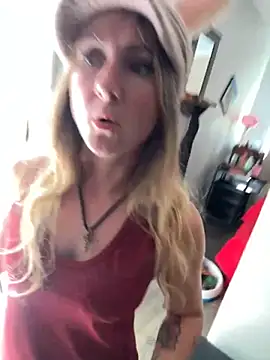 alluringpixie online show from 4, 4, 2026