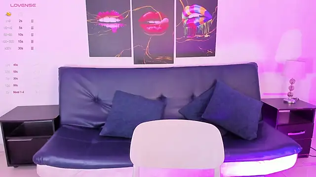 vaalentiino online show from 4, 3, 2026