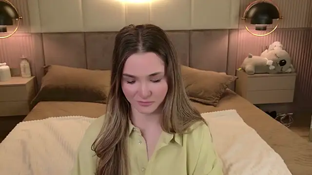 Lina Sinerz online show from 15, 4, 2026