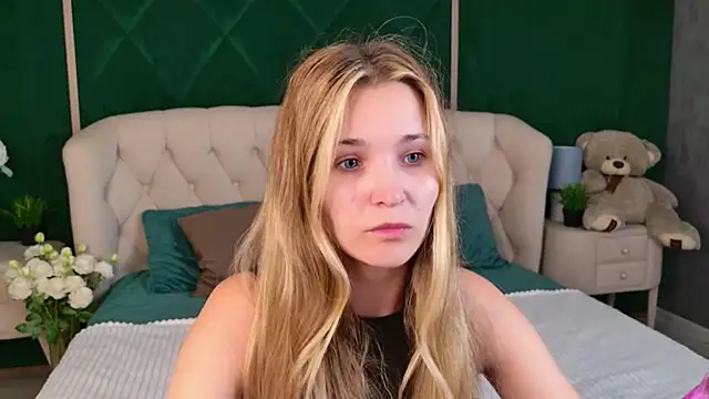 Snapshot of Lina_Sinerz chatting on 23, 7, 2026 Lina Sinerz online show from 23, 7, 2026
