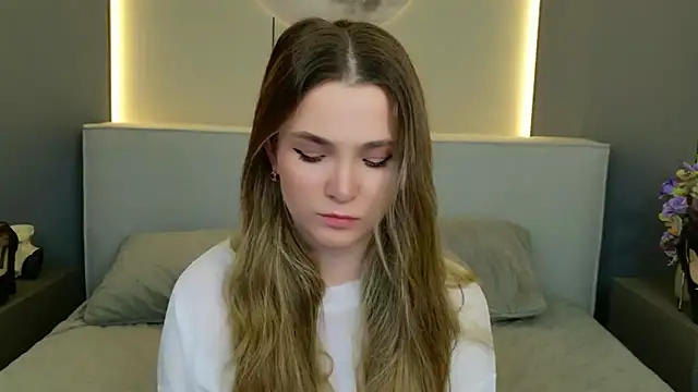 Lina Sinerz online show from 13, 4, 2026