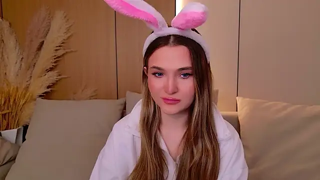 Lina Sinerz online show from 12, 4, 2026