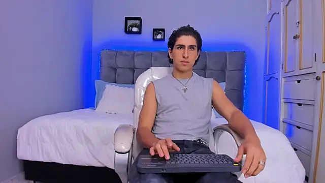 Andrew 03  online show from 5, 12, 2025