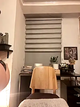 Snapshot of Magenta_Moon chatting on 7, 6, 2026 Magenta Moon online show from 7, 6, 2026