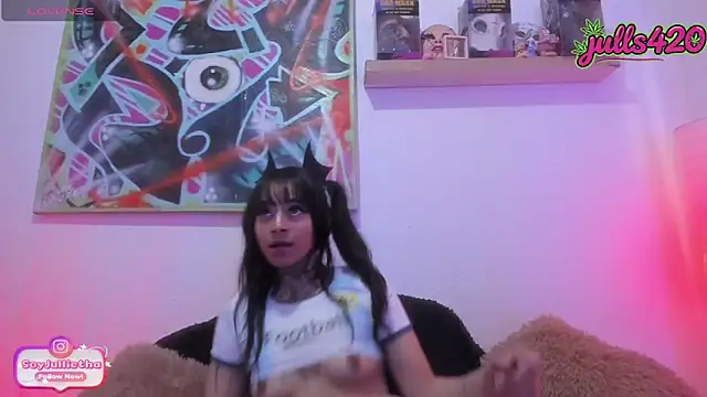 Snapshot of Julls420_ chatting on 13, 6, 2026 Julls420 online show from 13, 6, 2026
